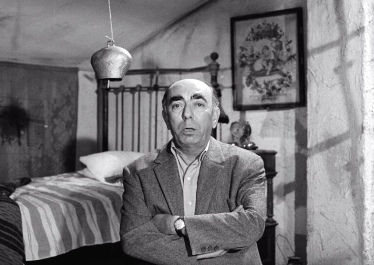 Για Ποιόν Χτυπά Η Κουδούνα