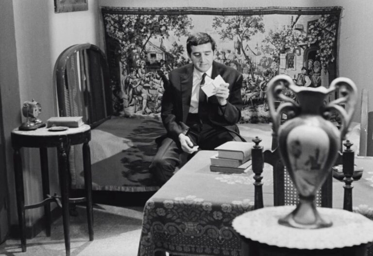 Πέντε Χιλιάδες Ψέμματα