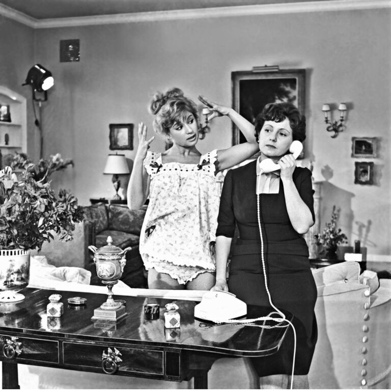 Το Ξύλο Βγήκε Από Τον Παράδεισο